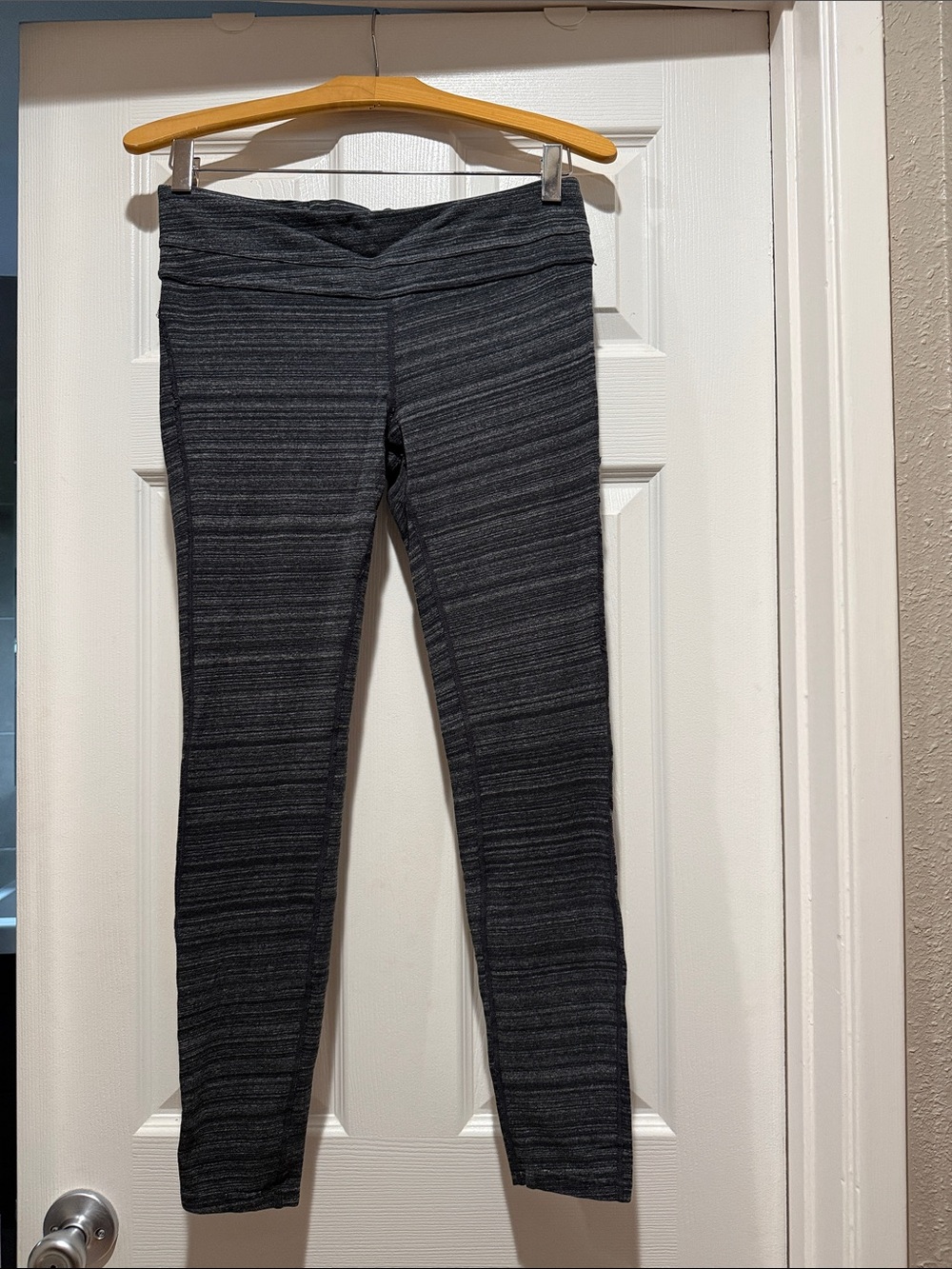 Gap Fit- Athletic leggings